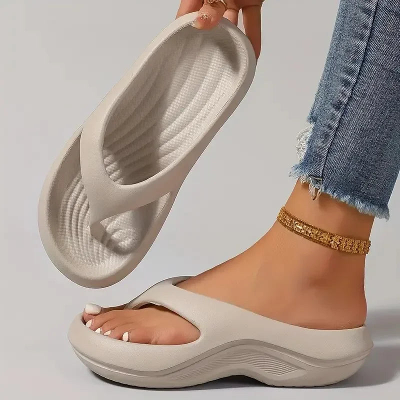 Tongs avec soutien de la voûte plantaire 